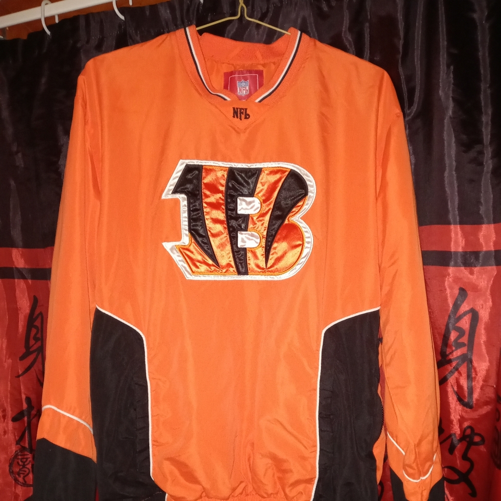 Vintage Cincinnati's Bengals pull over jacket in good shape